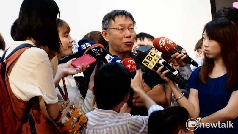 台北市長柯文哲說，到東南亞繞一圈後，才發現在台灣吵吵鬧鬧也是種幸福。   圖 : 周煊惠／攝