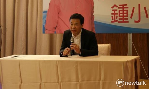 國民黨台北市議員鍾小平宣布脫黨，要挺柯文哲選總統。   圖 : 擷自鍾小平臉書（資料照）