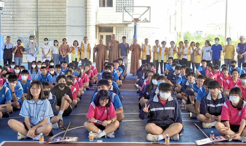 阿蓮國中請在地廟宇法師為考生祈福。   圖：高雄市教育局/提供