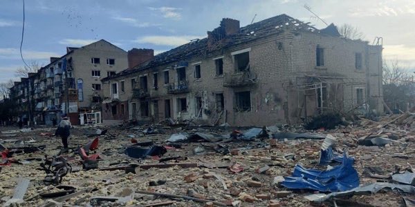 烏克蘭哈爾科夫北部地區的沃爾昌斯克市已遭俄軍佔領，烏克蘭總參謀部在 14 日晚間要求當地的烏軍撤離。   圖：翻攝自 @maksymeristavi X 帳號