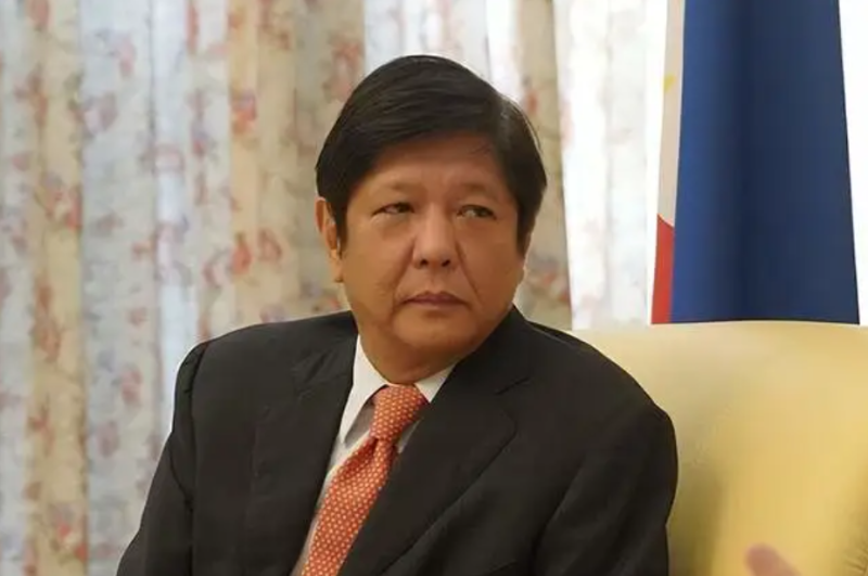 菲律賓總統馬可仕政府最近解除了數十名忠於前總統杜特地的警官的職務，引發人們對政變陰謀的擔憂。   圖：翻攝自騰訊網/劉慶彬
