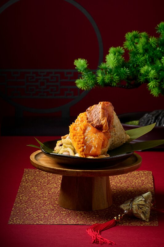 裕元花園酒店開賣熱銷上百組的青花椒牛三寶粽。   圖：裕元花園酒店/提供