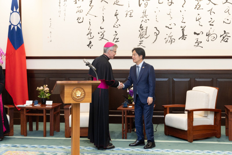 總統賴清德接見教廷特使駐菲律賓大使布朗總主教。   圖：總統府提供