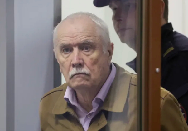 俄國 77 歲物理學家阿納托利·馬斯洛夫於當地時間 21 日被判犯有「叛國罪」，並被處以 14 年流放地監禁。   圖 : 翻攝自紅星新聞