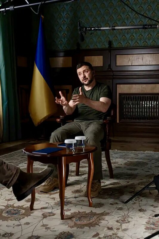 烏克蘭總統澤連斯基近期接受美國《紐約時報》訪問時表示，他已經多次向蘇利文與布林肯要求，希望美方能開放針對俄羅斯本土進行攻擊的限制。   圖：翻攝自 @Mylovanov X 帳號