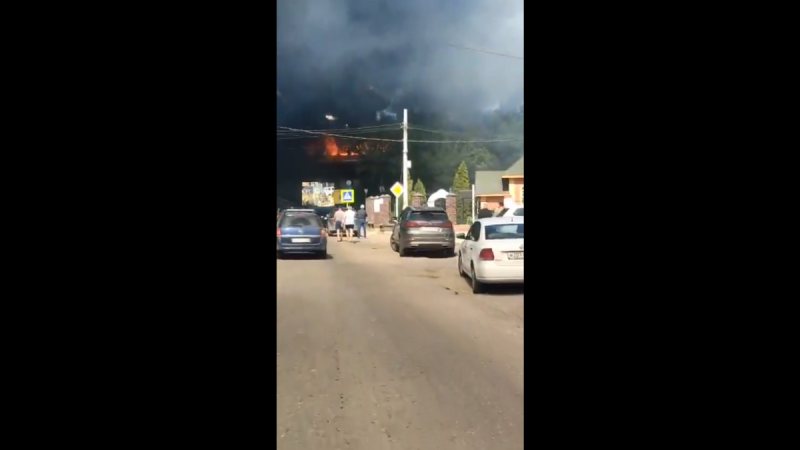 在莫斯科郊區，一列火車發生了火災。   圖 : 翻攝自影片