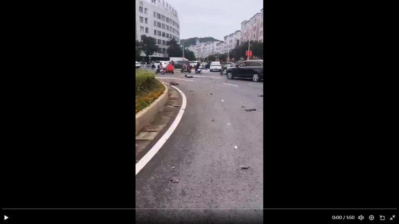 江西省日前又發生一起嚴重的車禍事件，是該地在 5 月份第二次發生惡性車禍事故，共造成 15 人死亡。   圖：擷取自 @xiaoj8380 X 分享影片