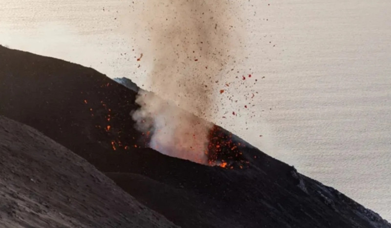  而次生大氣是之後從行星內部釋放出來的氣體，例如透過火山爆發。 圖 : 翻攝自科普中國 