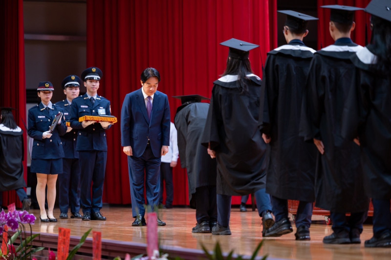 總統賴清德主持警察大學聯合畢業典禮。   圖：總統府提供