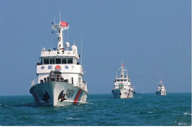 中國近期向中西太平洋漁業委員會登記，預計派遣 26 艘海警船「出外監視」。一位中國專家指出，各國應聯手對抗中國，才能延續太平洋地區的和平與安全。   圖：翻攝自 包明說