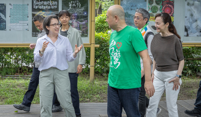 日本大使片山和之率團赴花蓮助振興，蕭美琴親自迎接。   圖：總統府／提供