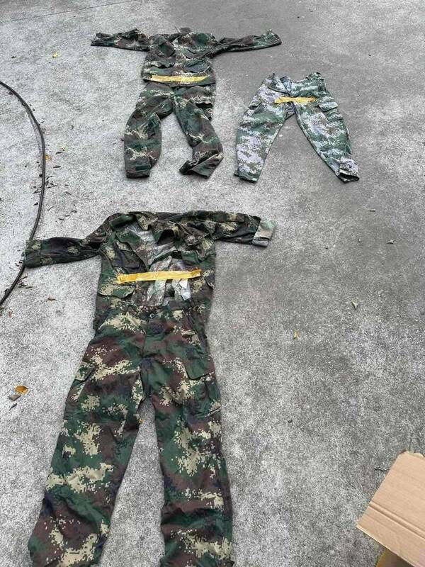 菲律賓突襲搜查一家非法離岸博彩公司時竟發現疑似中國軍服的物品。   圖：翻攝Senator Risa Hontiveros臉書