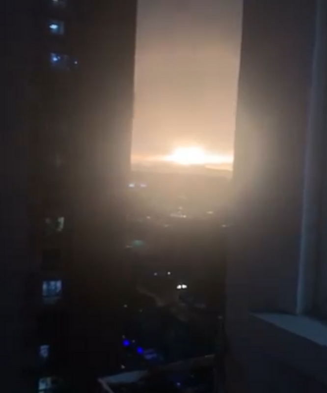 圖為北京夜晚時民眾看到的太陽。   圖：翻攝自羅翔 X（前推特）帳號