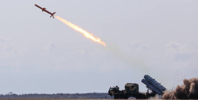 烏克蘭改裝自製的海王星飛彈，替代美軍提供的 ATACMS 戰術導彈打擊俄羅斯境內的目標。   