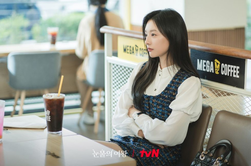 金智媛因演出韓劇《淚之女王》爆紅，受邀來台出席品牌活動。   圖：翻攝自IG＠TVN_DRAMA