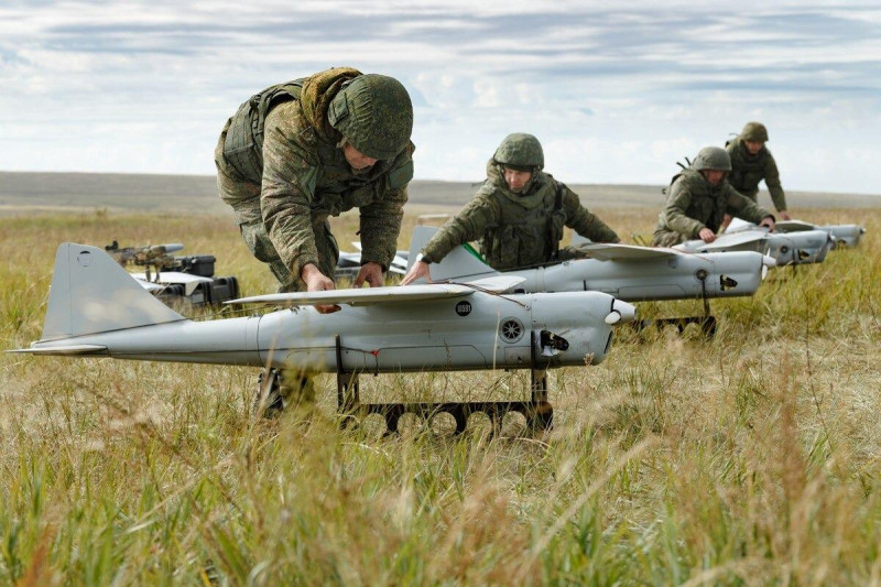新型「豹2」戰車還新增了反無人機飛彈發射裝置，可在需要時快速升降，有效提升了對無人機的反制能力。圖為俄羅斯海鷹-10無人偵察機。   圖 :翻攝自騰訊網
