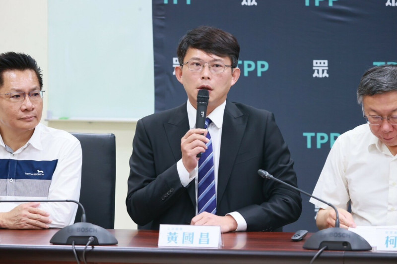 黃國昌表示，民眾黨團將提案成立委員會調查鏡電視案及綠能光電案。   圖：民眾黨團/提供
