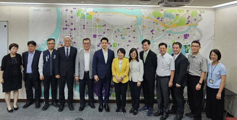 內政部長劉世芳今(28)日與台北市長蔣萬安就北市重大建設進行意見交流。   圖：內政部提供