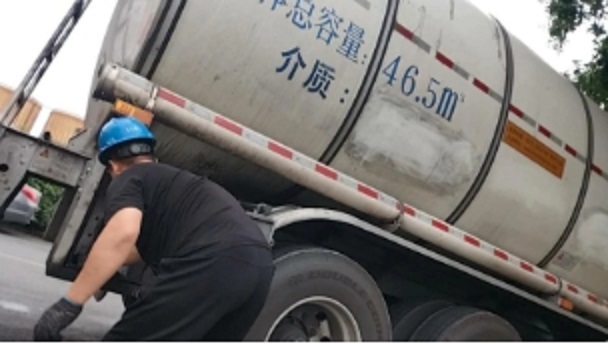 中國的油罐車。   圖 : 翻攝自新京報