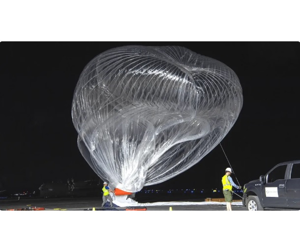 美軍打算研製「平流層氣球」，作為未來高空偵察、打擊體系的載體。圖為美軍在阿伯丁試驗場測試氣球。   圖：翻攝自 觀察者網