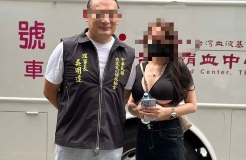 威震集團前董事長吳明達（左）在台北市大同區天龍三溫暖遭人當街槍擊。   圖：翻攝吳明達臉書