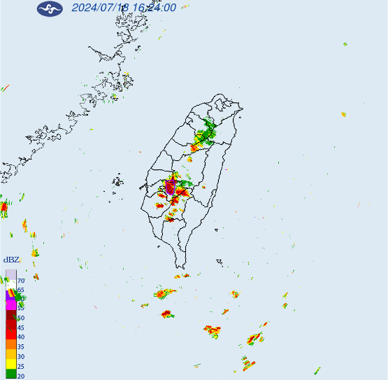 氣象署今日再度針對「雲林縣、嘉義縣」發布大雷雨即時訊息，持續時間至17時45分止，同時針對嘉義縣發布災防告警。   圖：翻攝自中央氣象署官網