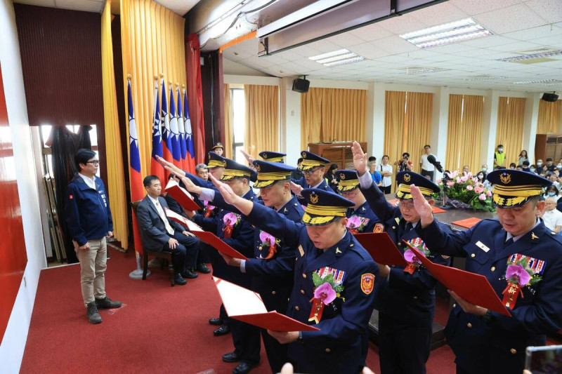 高市警新任分局長宣誓就職。   圖：高雄市警局/提供