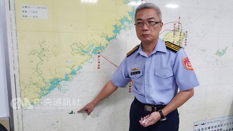 澎湖海巡隊副隊長林志明（圖）說明漁船被洗刧事件。   圖 : 中央社