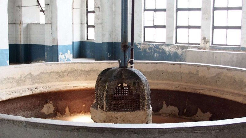 員工浴室，有著羅馬浴場風格的大浴池，是當時員工們常去的地方   圖：邱博晟/攝