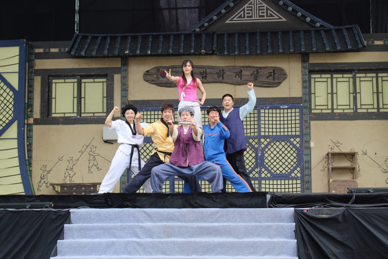 韓國四大秀-「韓國JUMP功夫秀」將於15日晚間7點半演出開幕主秀。   圖：桃園市文化局提供