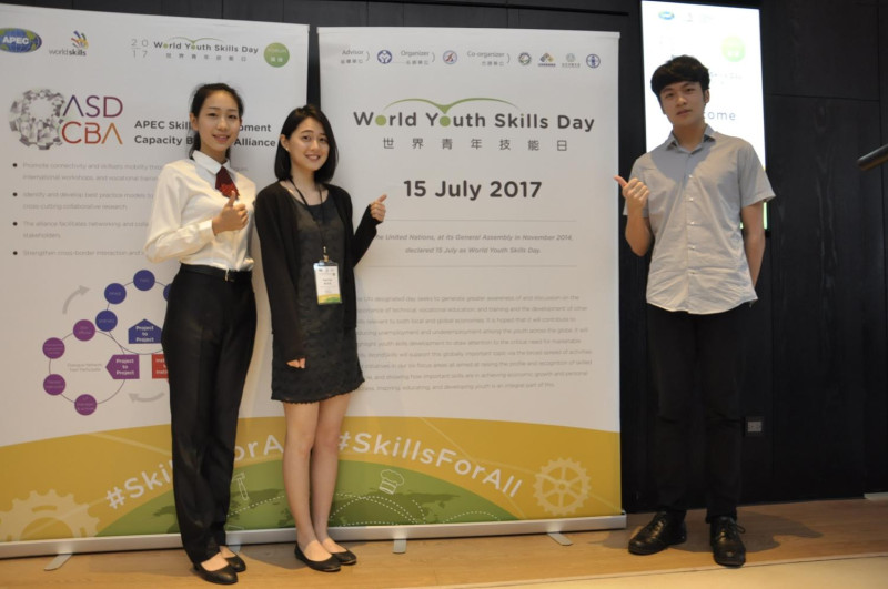 我國技優青年（左起）楊詠淇、蘇庭儀及朱培華展現實力，站上國際舞台發光發熱。   圖：勞動部勞動力發展署提供