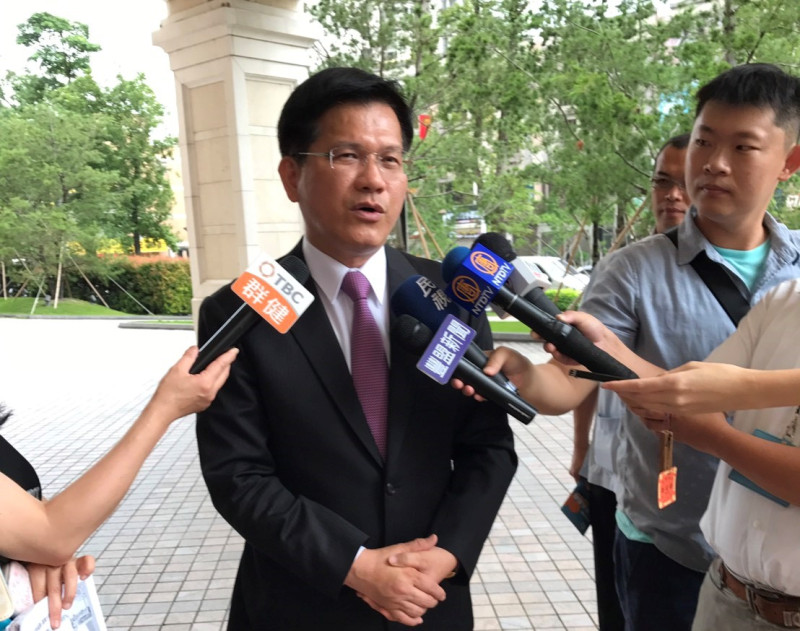 台灣指標民調26日公布的2018市長選舉民調裡，現任市長林佳龍支持度大幅領先對手。   圖：台中市政府/提供
