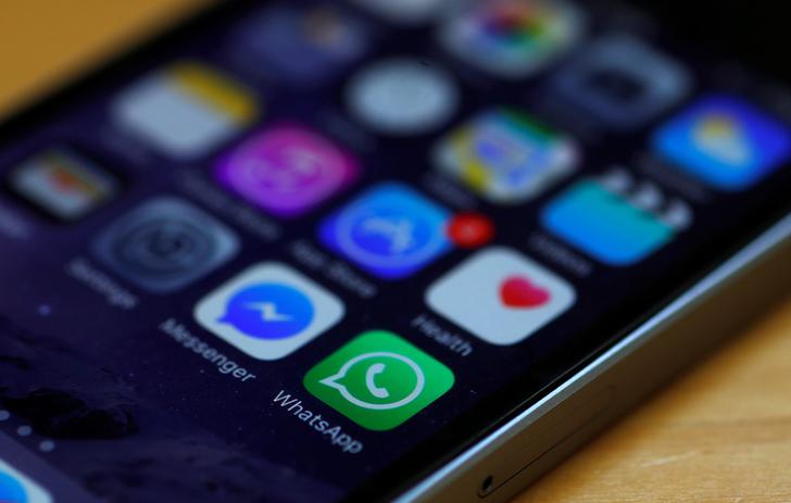 WhatsApp是iPhone手機廣受使用的加密聊天手機應用程式，如今非文字內容也被中國當局封鎖。   圖：達志影像／路透社