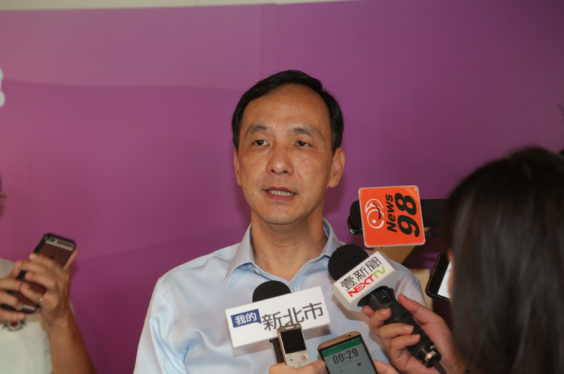 新北市長朱立倫表示，北捷月票調降正與台北市磋商中。   圖：新北市政府提供