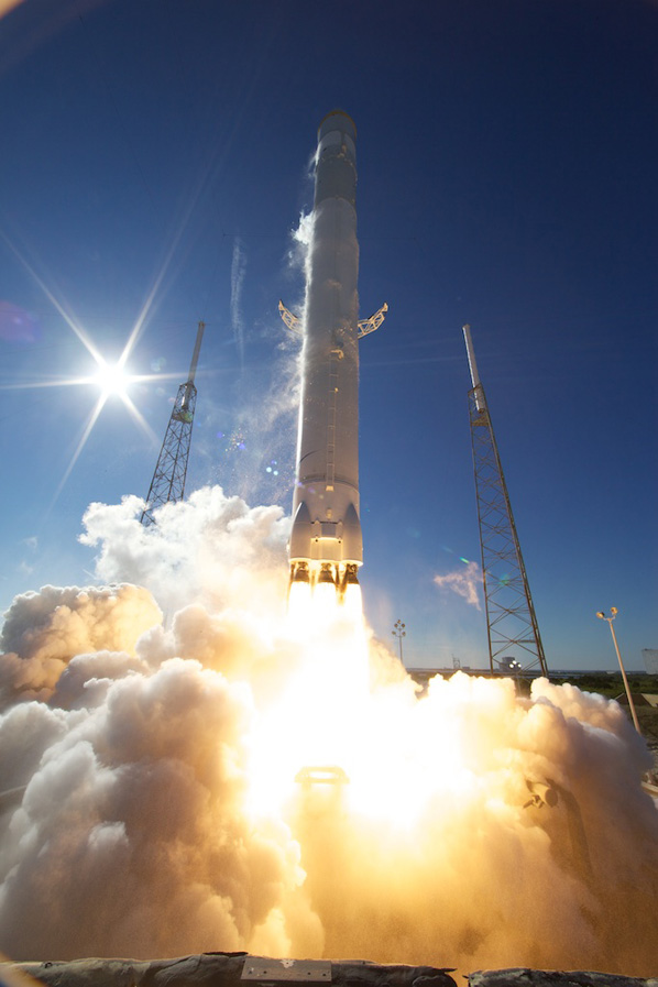 福衛五號將由 SpaceX獵鷹九號火箭發射升空(來源：SpaceX公司)   圖:國研院提供
