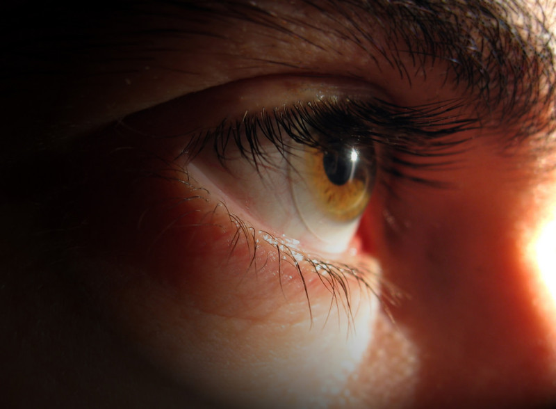 美國北卡羅來納州（State of North Carolina）有一名眼科醫生沃爾默（Patrick Vollmer）在臉書 PO 文表示，許多病患會戴隱形眼鏡睡覺，最後導致眼疾。   圖：新頭殼資料照。