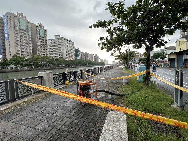 安平運河旁加裝抽水機組。   圖 : 翻攝自台南市水利局網站