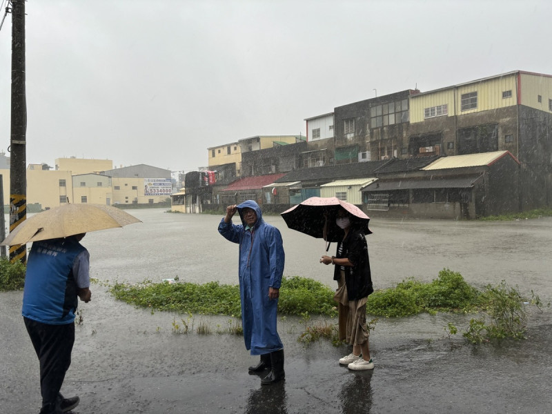 雲林土庫今日白天仍有淹水情形   圖:土庫鎮公所臉書