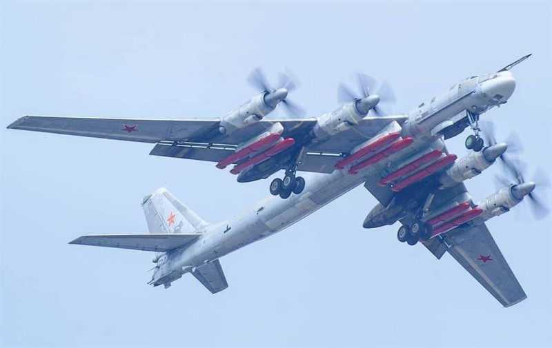 Tu-95MSM改良熊式轟炸機，可以攜帶到8枚巡弋飛彈。   圖 : 翻攝自UAC