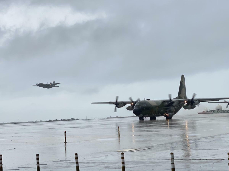 軍機從澎湖出發。   圖：交通部民用航空局／提供