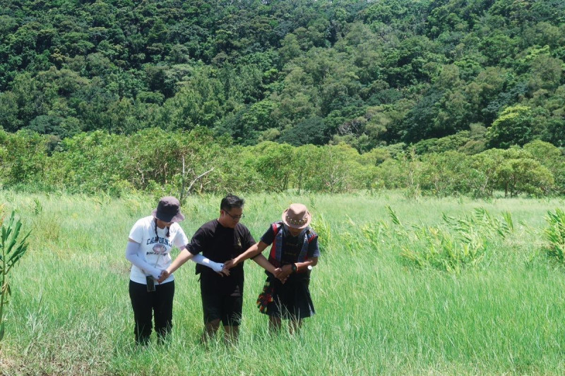 「東源水上草原」體驗彷彿重回大地母親的懷抱。   圖：屏東縣政府/提供