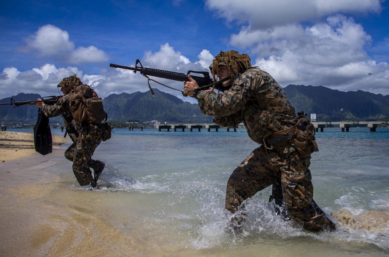  濱海戰鬥隊的功用是在佔領小型島嶼以後，肅清島上的殘餘敵軍，並在接下來保護這座島嶼。 圖 : 翻攝自U.S. MARINE 