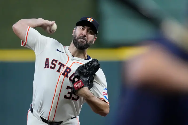 ▲休士頓太空人隊賽揚強投Justin Verlander，日前因頸部不適進入傷兵名單，如今在休息超過2個月之後，Verlander預計將在台灣時間週四，球隊對陣紅襪隊的比賽上回歸，並擔綱先發任務。（圖／美聯社／達志影像）   