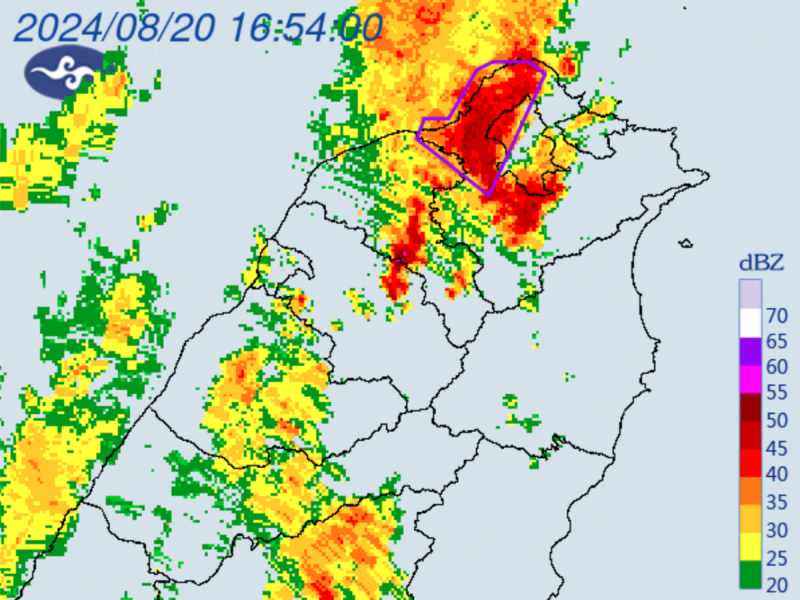 氣象署指出，桃園市、新北市、台北市大雷雨持續至晚間6時；請慎防劇烈降雨、雷擊，溪(河)水暴漲，低窪地區慎防淹水，以及低能見度。   圖：翻攝自中央氣象署