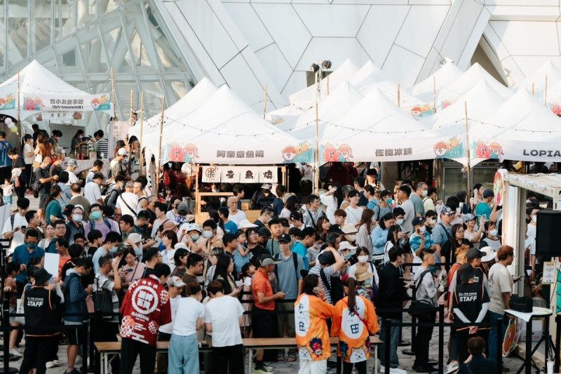 台日大港水果祭兩天共吸引十萬民眾參與，創歷屆之最。   圖：高雄市行國處/提供