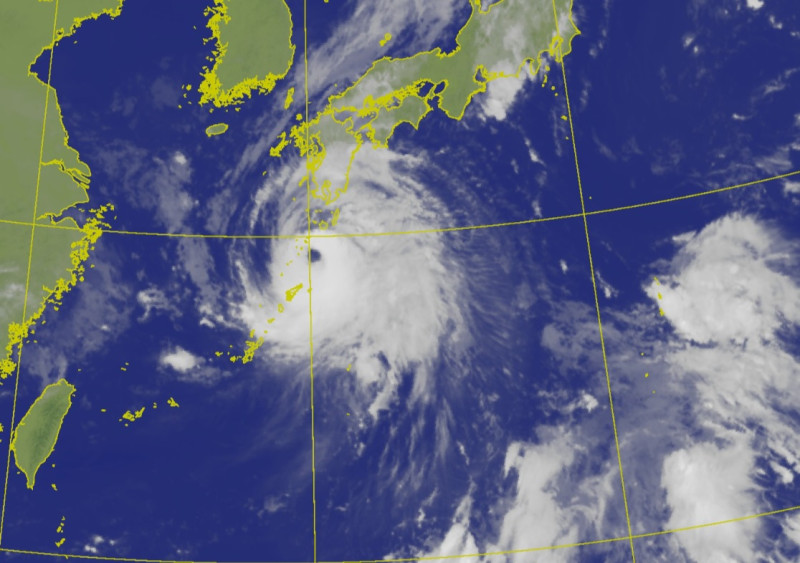 珊珊颱風將侵襲日本九州，由於速度緩慢，可能帶來超巨量降雨。   圖：中央氣象署官網