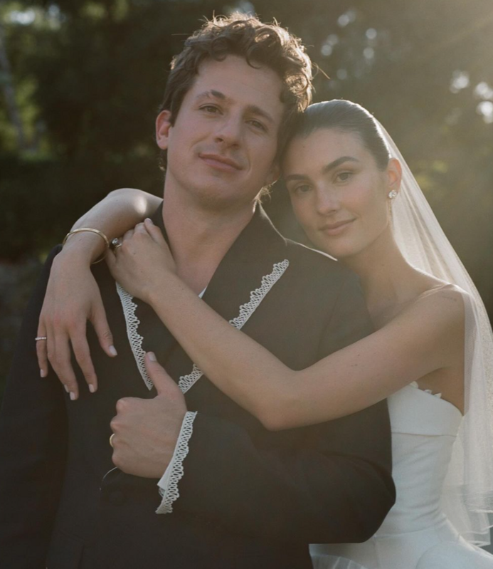 CP查理（Charlie Puth）今(18)日曬出跟妻子的婚紗照，向粉絲宣布結婚喜訊。   圖：翻攝自CP查理IG