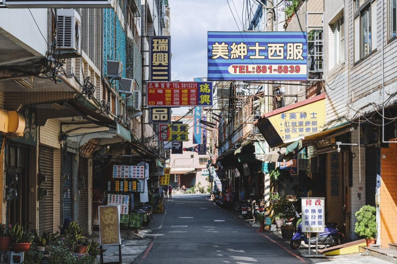 「好市遶境」帶路走進左營海軍眷村媽媽的日常西陵街。   圖：高雄市文化局/提供