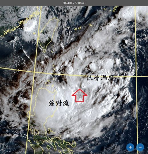 前中央氣象局長鄭明典在臉書上表示，熱帶系統很靠近台灣，但南側目前的垂直風切稍大，發展還需要一段時間。   圖：翻攝自鄭明典臉書