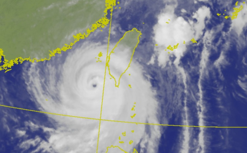 山陀兒颱風移速緩慢，颱風警報發布多達26報仍未登陸，可能創下紀錄。   圖：中央氣象署